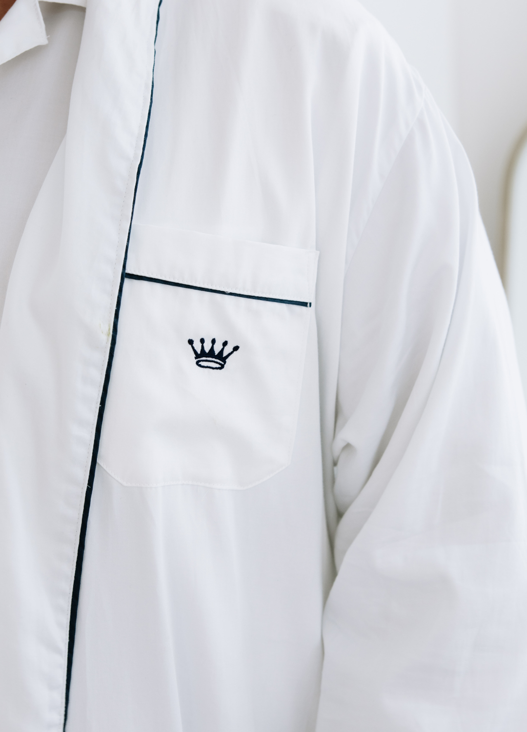 The Royal Mens Robe White