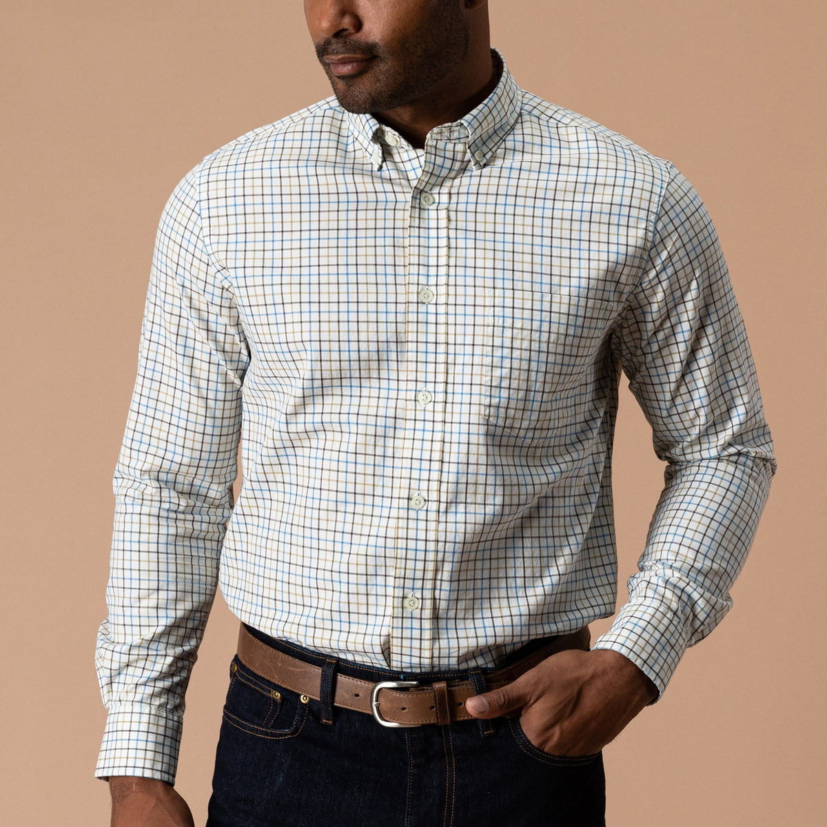 Men's white blue tan plaid button-down twill shirt with chest pocket