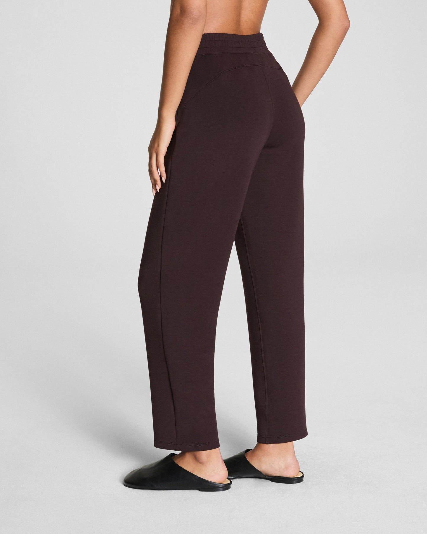 Ws AirEssentials Slim Straight Pant  Truffle Brown